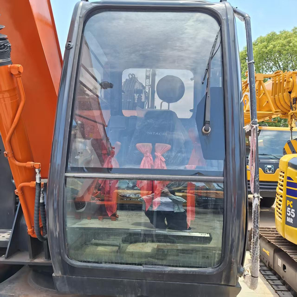 Hitachi ZX70 Excavator - Ekskavator me zinxhirë: foto 4 Hitachi ZX70 Excavator - Ekskavator me zinxhirë: foto 4