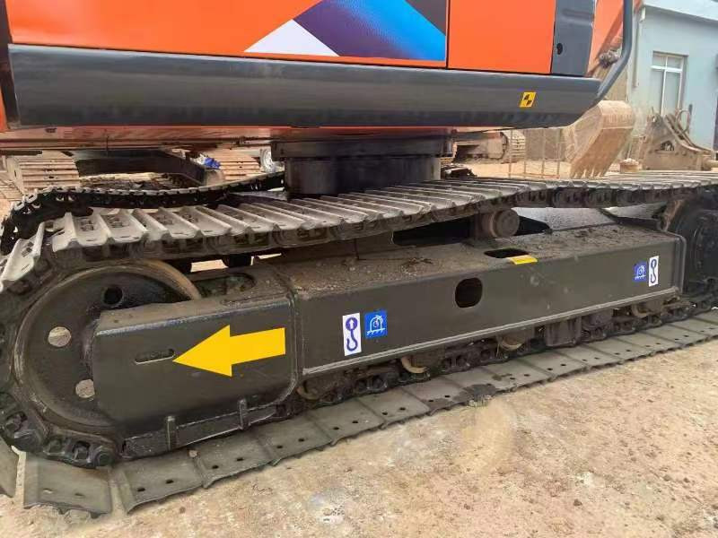 Hitachi ZX70 Excavator - Ekskavator me zinxhirë: foto 4 Hitachi ZX70 Excavator - Ekskavator me zinxhirë: foto 4