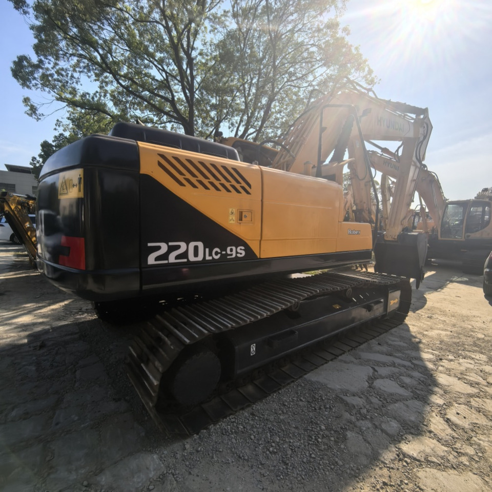 Hyundai 220lc-9s excavator - Ekskavator me goma: foto 1 Hyundai 220lc-9s excavator - Ekskavator me goma: foto 1