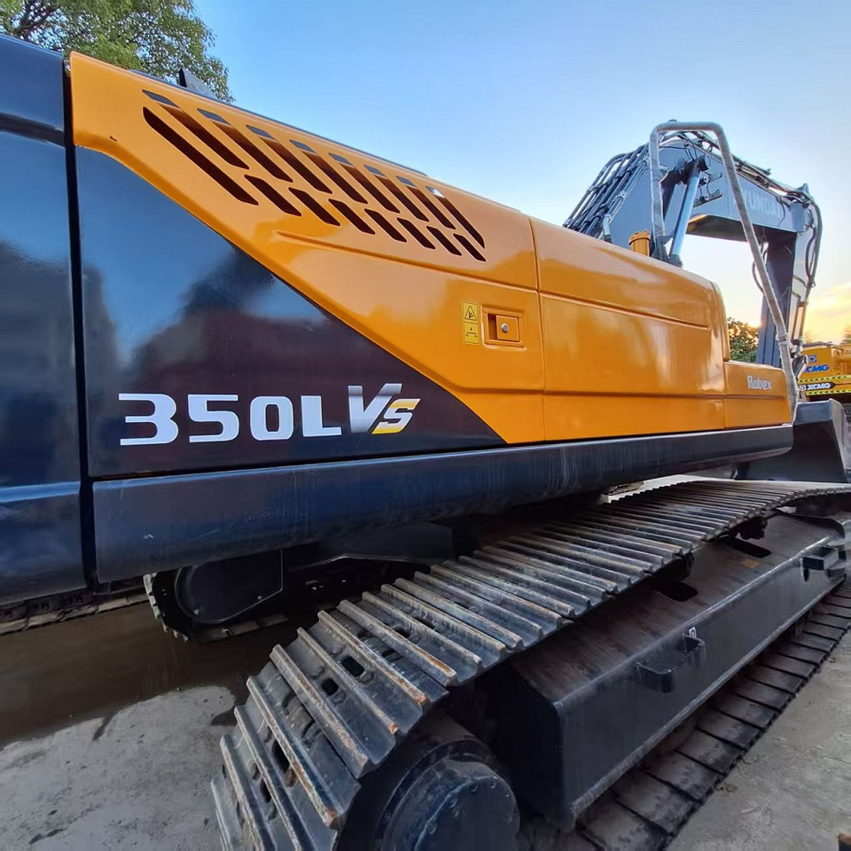 Hyundai 350LVS excavator - Ekskavator me goma: foto 2 Hyundai 350LVS excavator - Ekskavator me goma: foto 2