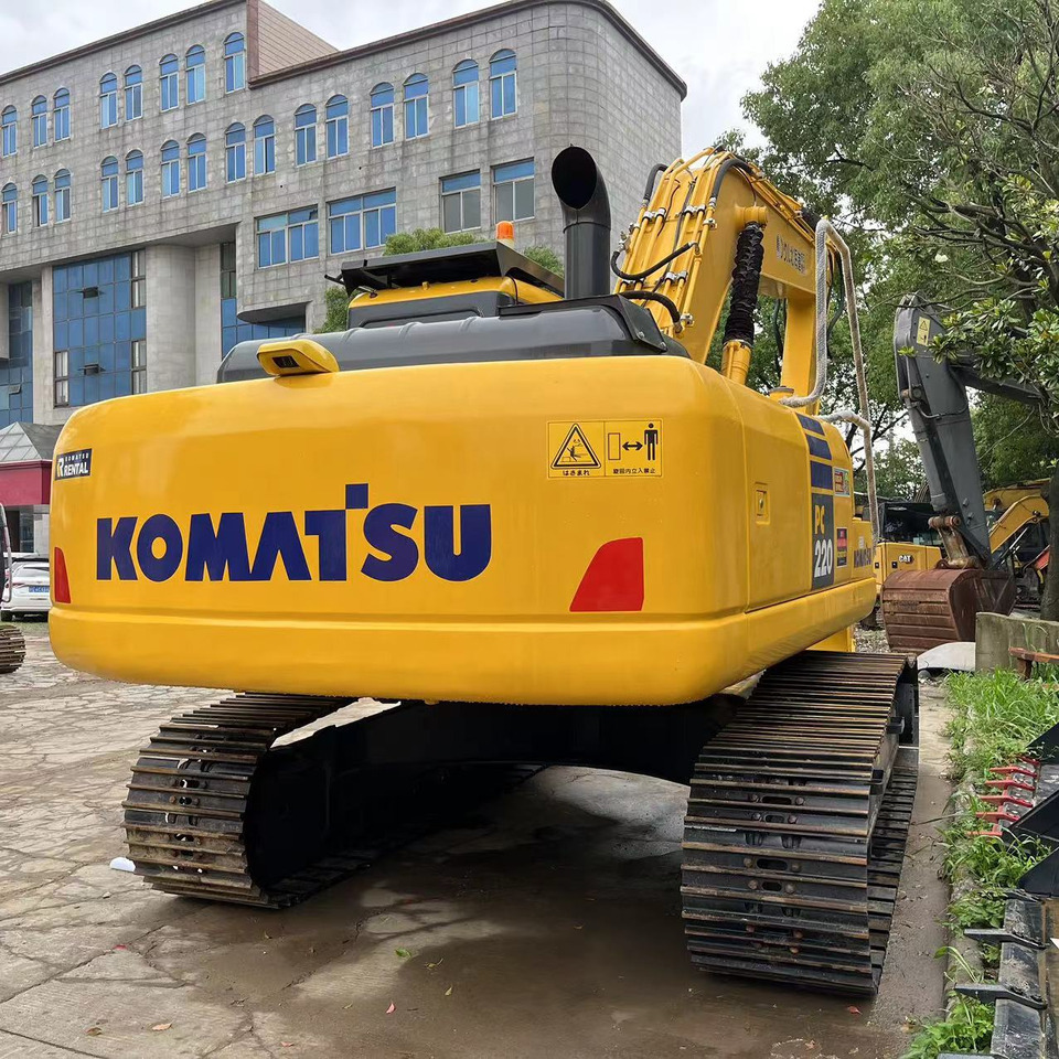 Komatsu PC 220-8 Excavator - Ekskavator me zinxhirë: foto 1 Komatsu PC 220-8 Excavator - Ekskavator me zinxhirë: foto 1
