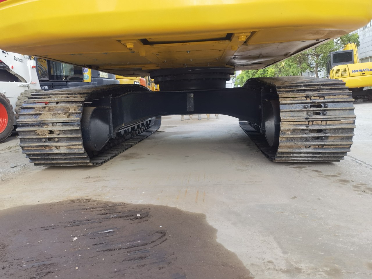 Komatsu PC 220-8 Excavator - Ekskavator me zinxhirë: foto 4 Komatsu PC 220-8 Excavator - Ekskavator me zinxhirë: foto 4