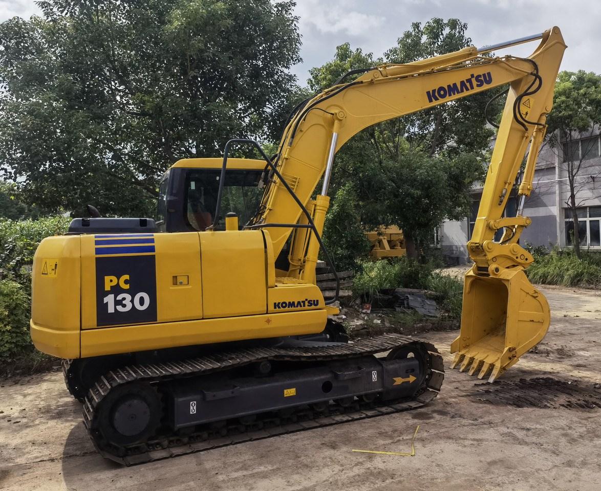 Komatsu PC130-7 Excavator - Ekskavator me zinxhirë: foto 3 Komatsu PC130-7 Excavator - Ekskavator me zinxhirë: foto 3