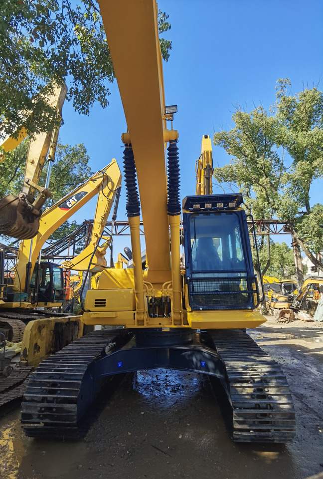 Komatsu PC200-8 Excavator - Ekskavator me zinxhirë: foto 4 Komatsu PC200-8 Excavator - Ekskavator me zinxhirë: foto 4