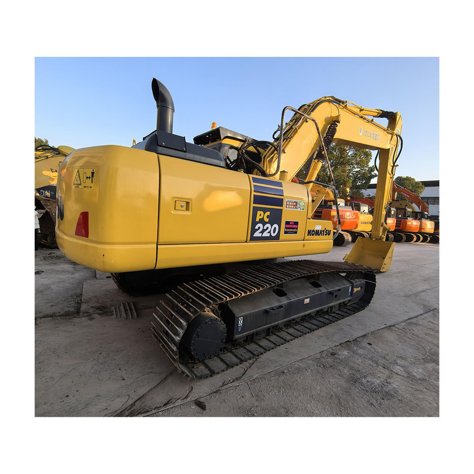 Komatsu PC220-7 - Ekskavator me zinxhirë: foto 3 Komatsu PC220-7 - Ekskavator me zinxhirë: foto 3