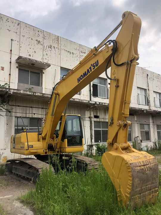 Komatsu PC220-7 - Ekskavator me zinxhirë: foto 3 Komatsu PC220-7 - Ekskavator me zinxhirë: foto 3
