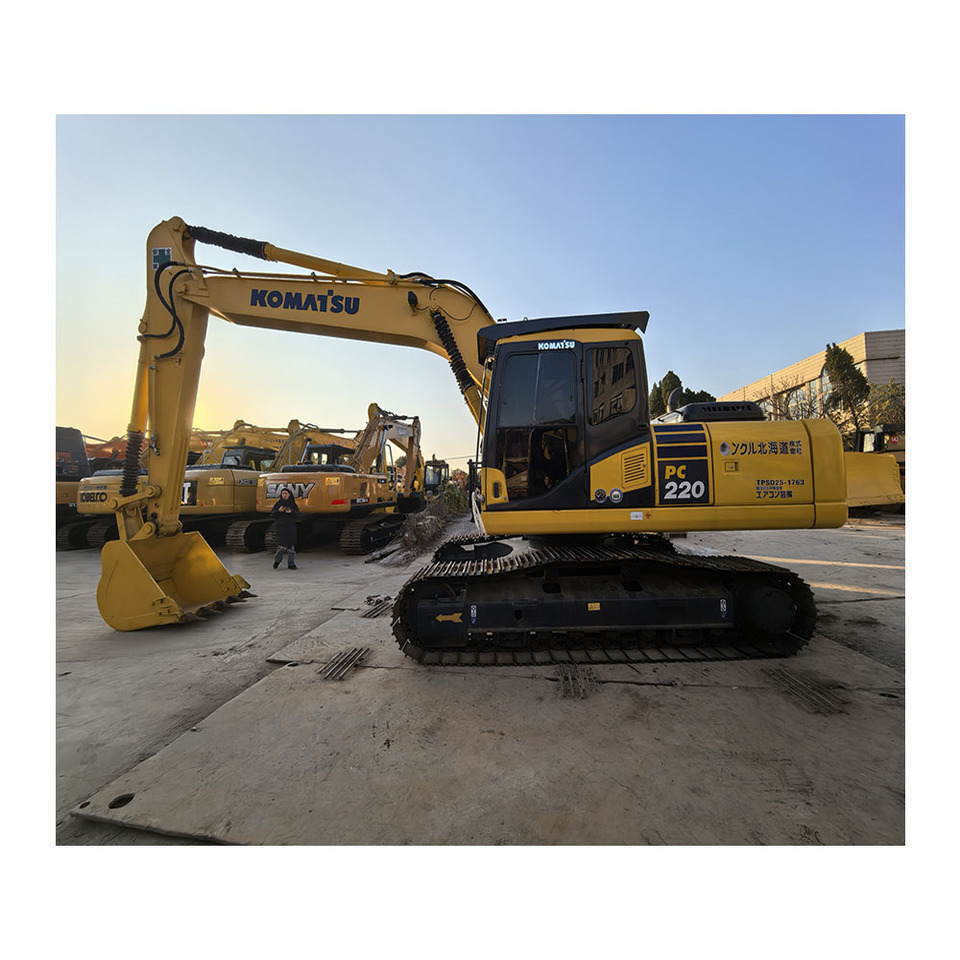 Komatsu PC220-7 - Ekskavator me zinxhirë: foto 5 Komatsu PC220-7 - Ekskavator me zinxhirë: foto 5