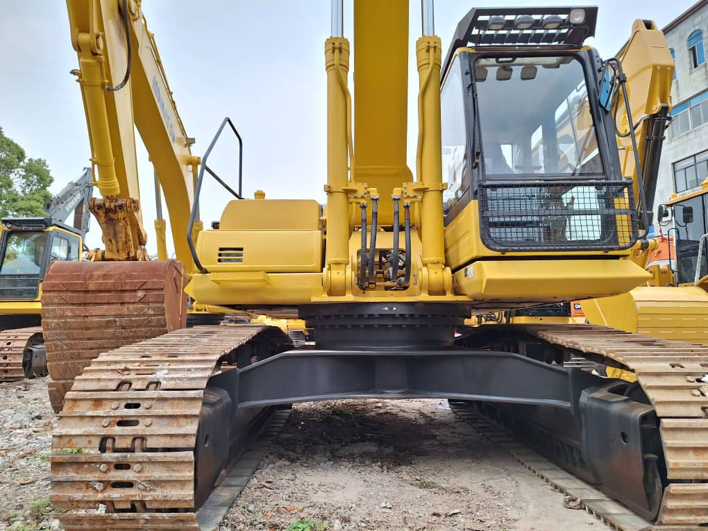 Komatsu PC350-8 excavator - Ekskavator me zinxhirë: foto 3 Komatsu PC350-8 excavator - Ekskavator me zinxhirë: foto 3
