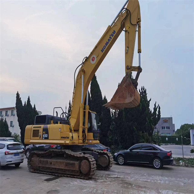 Komatsu PC450 -8 - Ekskavator me zinxhirë: foto 2 Komatsu PC450 -8 - Ekskavator me zinxhirë: foto 2