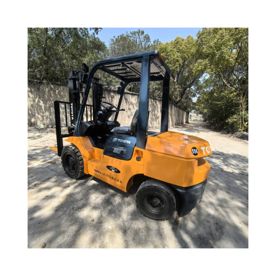Toyota FD30 Forklift - Pirun më naftë: foto 2 Toyota FD30 Forklift - Pirun më naftë: foto 2
