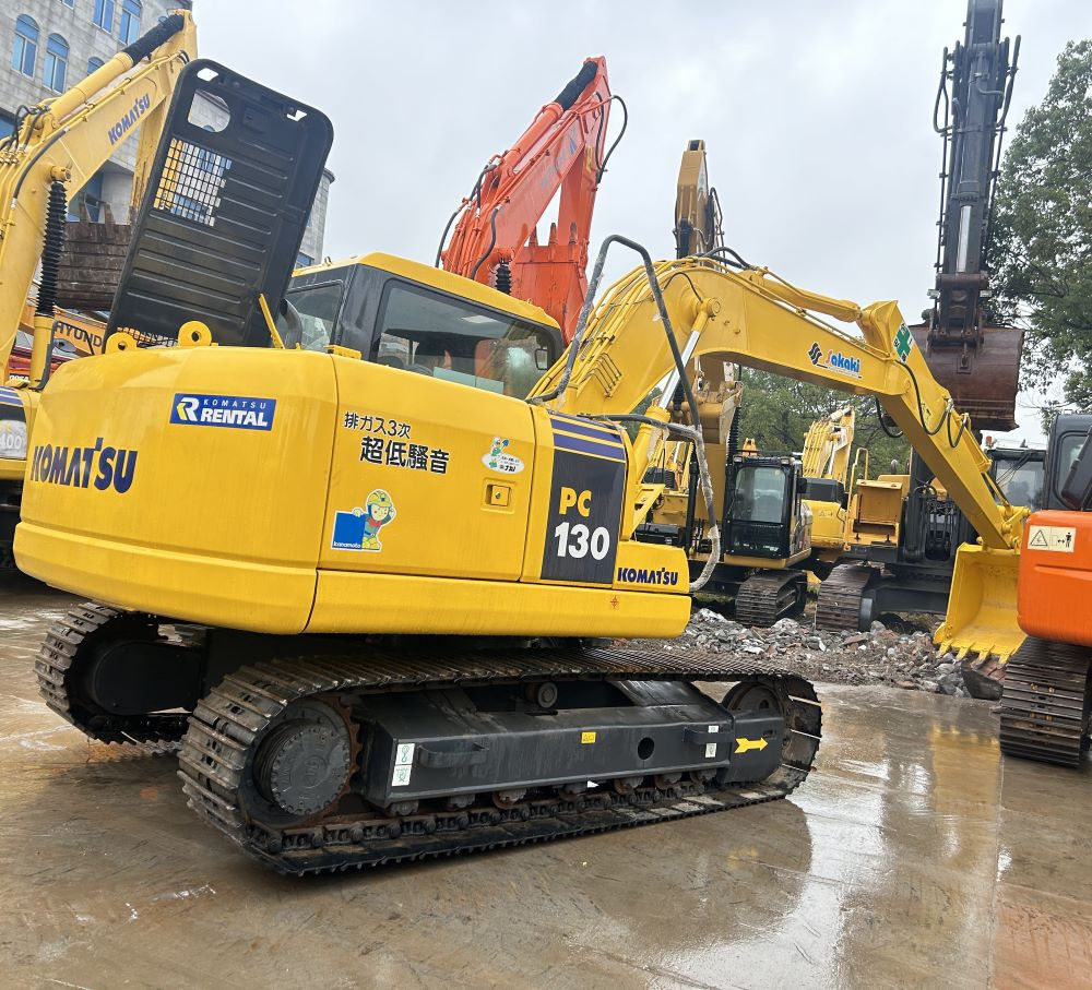 Used Komatsu PC130-7 excavator - Ekskavator me zinxhirë: foto 1 Used Komatsu PC130-7 excavator - Ekskavator me zinxhirë: foto 1