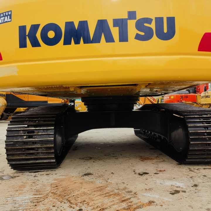 Used Original Japanese KOMATSU PC220-8 used excavator for sale in shanghai yard - Ekskavator me zinxhirë: foto 5 Used Original Japanese KOMATSU PC220-8 used excavator for sale in shanghai yard - Ekskavator me zinxhirë: foto 5