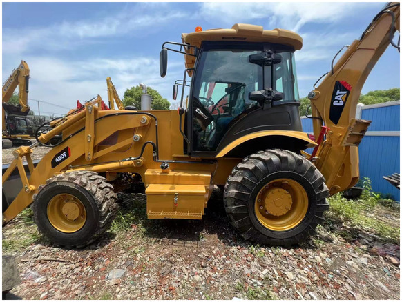 Used machinery CAT 420Fbackhoe loader caterpillar 420F used backhoe loader with cheap price - Fadromë me shkarkim nga prapa: foto 1 Used machinery CAT 420Fbackhoe loader caterpillar 420F used backhoe loader with cheap price - Fadromë me shkarkim nga prapa: foto 1