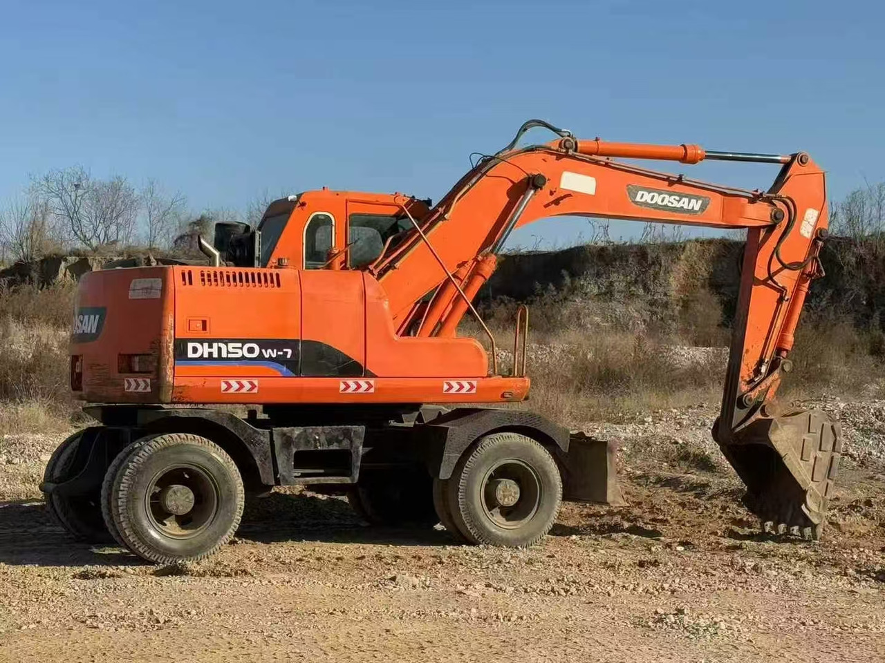 Doosan Doosan dh150w-7 wheel excavator - Ekskavator me goma: foto 1 Doosan Doosan dh150w-7 wheel excavator - Ekskavator me goma: foto 1