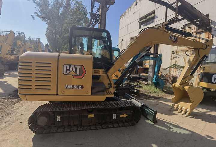 Hot sale earth moving used mini excavator CAT 305.5E2 with nice condition in stock - Ekskavator me zinxhirë: foto 2 Hot sale earth moving used mini excavator CAT 305.5E2 with nice condition in stock - Ekskavator me zinxhirë: foto 2