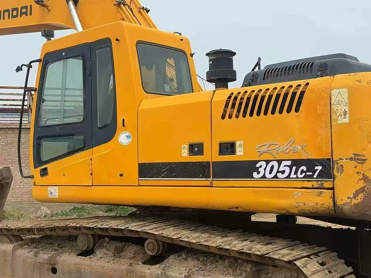 Hyundai 305lc-7 Excavator - Ekskavator me zinxhirë: foto 3 Hyundai 305lc-7 Excavator - Ekskavator me zinxhirë: foto 3