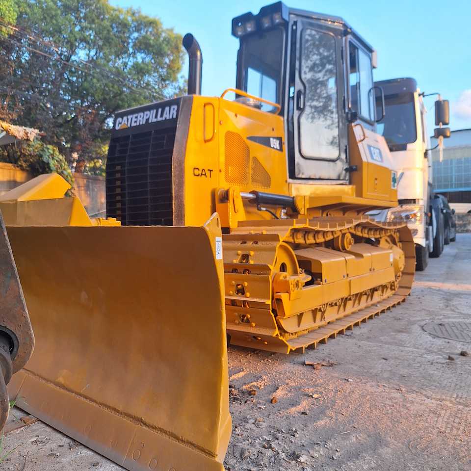 Used caterpillar cat D5k bulldozer - Buldozer: foto 4 Used caterpillar cat D5k bulldozer - Buldozer: foto 4