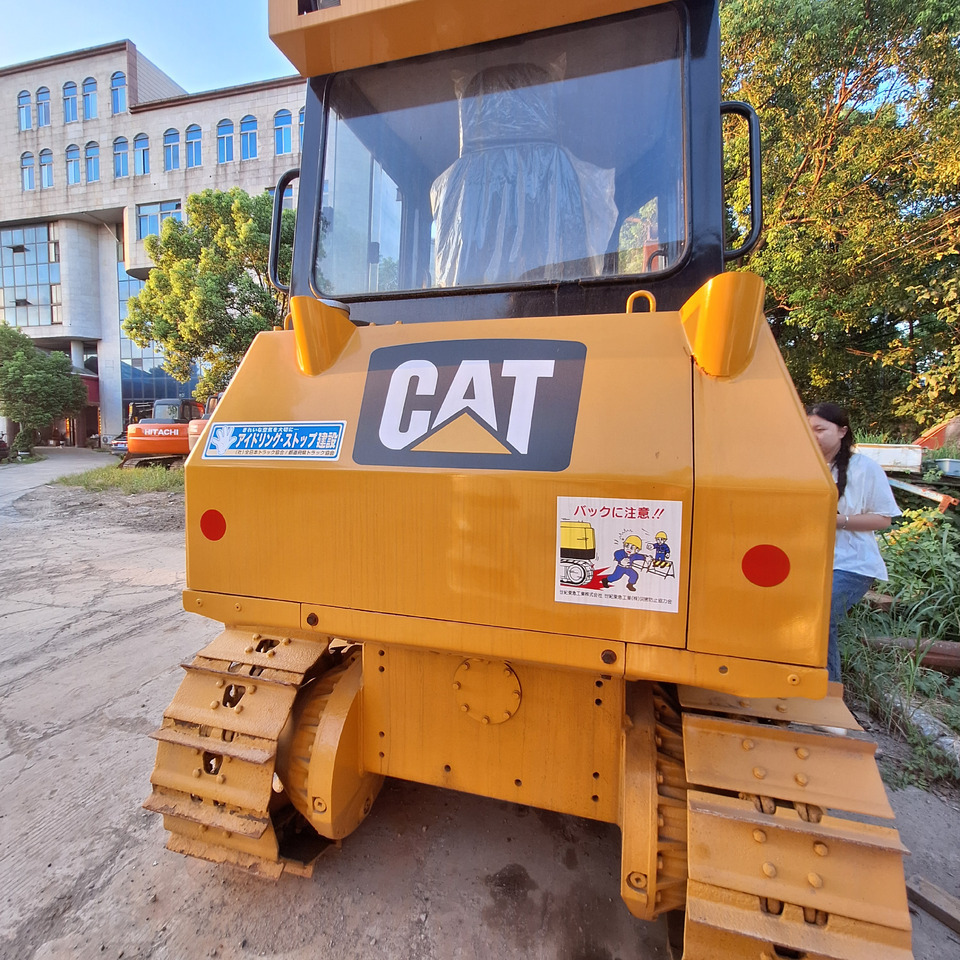Used caterpillar cat D5k bulldozer - Buldozer: foto 5 Used caterpillar cat D5k bulldozer - Buldozer: foto 5