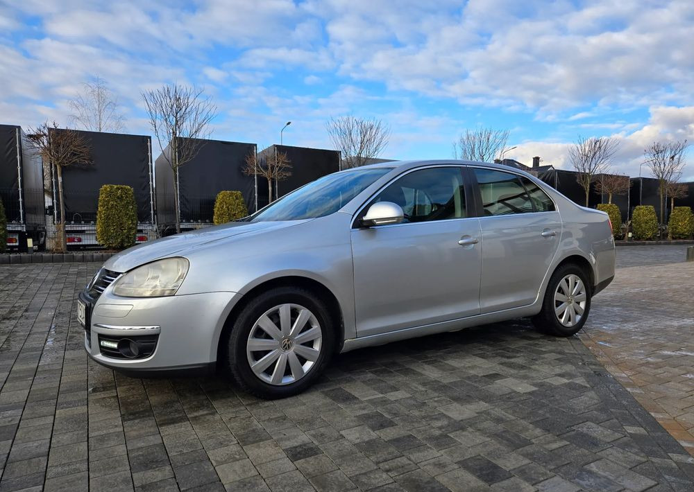Volkswagen Jetta 2.0 TDI Sportline - Sedan: foto 5 Volkswagen Jetta 2.0 TDI Sportline - Sedan: foto 5