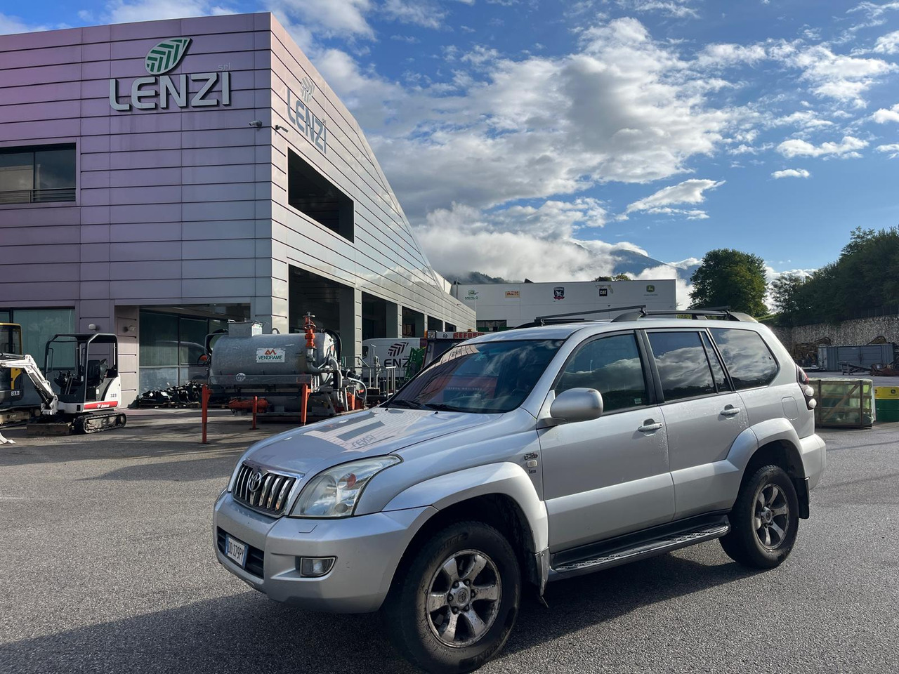 TOYOTA LAND CRUISER 4X4 3.0 D-4D - Veturë: foto 1 TOYOTA LAND CRUISER 4X4 3.0 D-4D - Veturë: foto 1