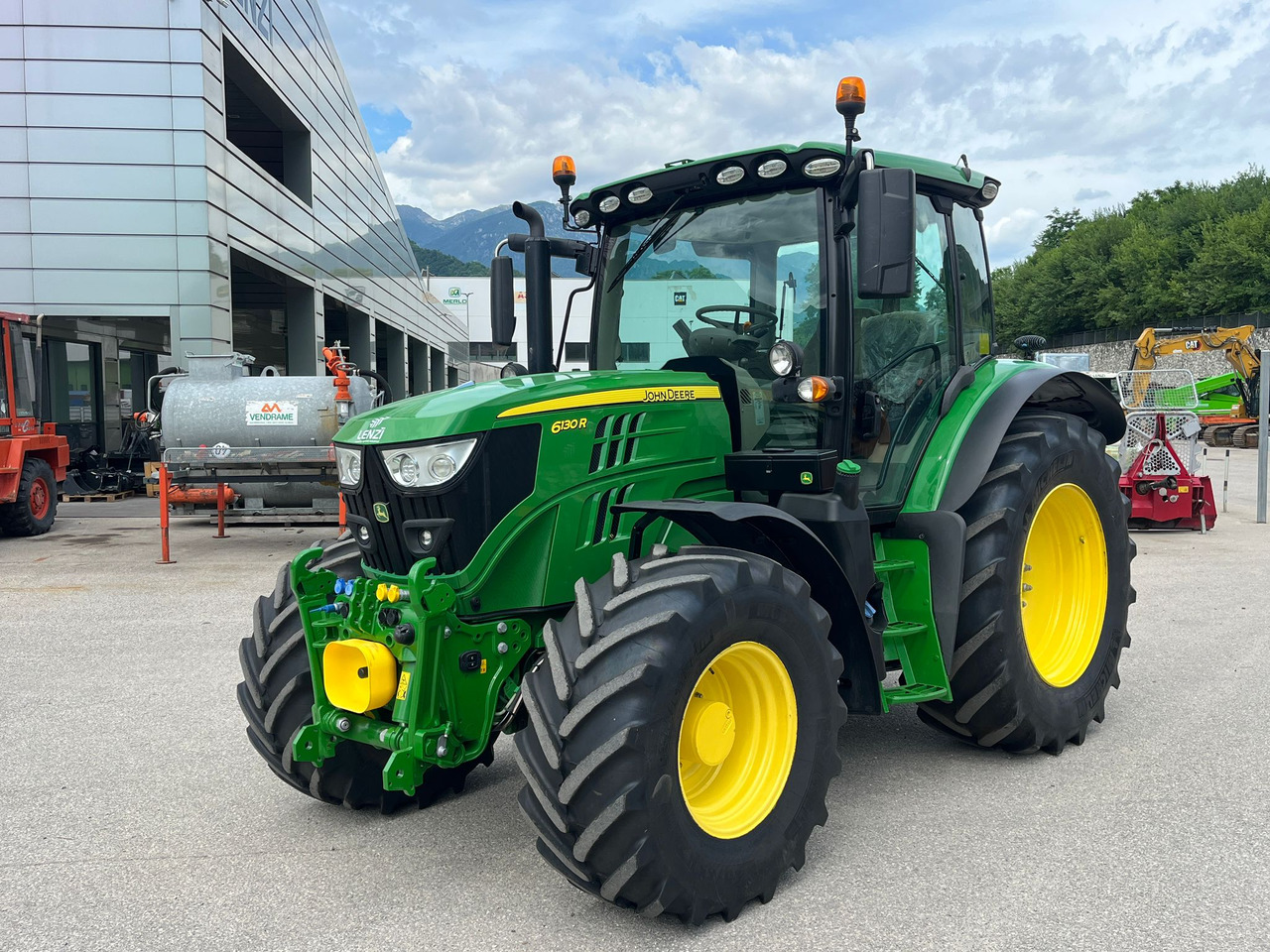 TRATTORE JOHN DEERE 6130R - Traktor: foto 2 TRATTORE JOHN DEERE 6130R - Traktor: foto 2