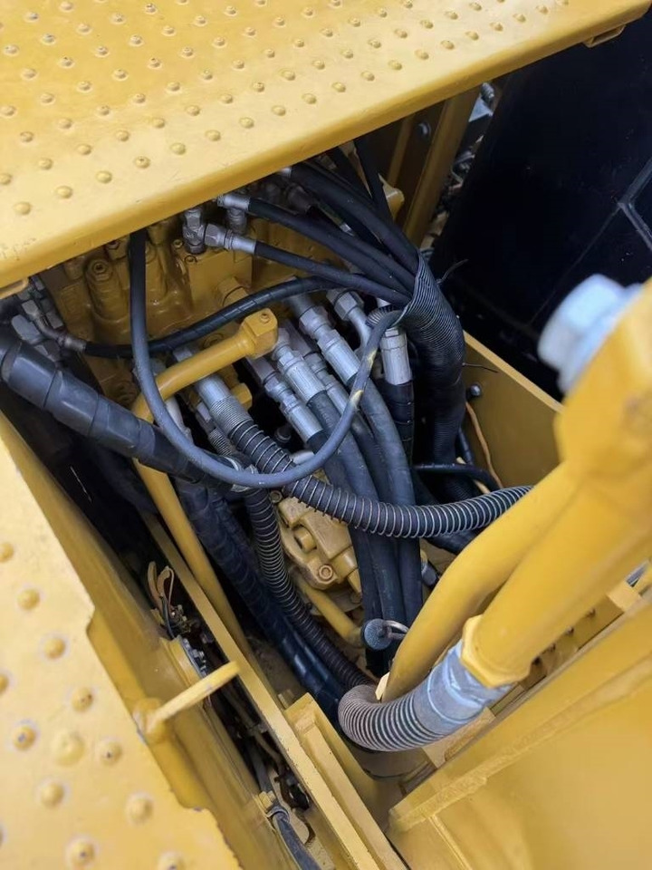 CAT 312 - Ekskavator me zinxhirë: foto 2 CAT 312 - Ekskavator me zinxhirë: foto 2