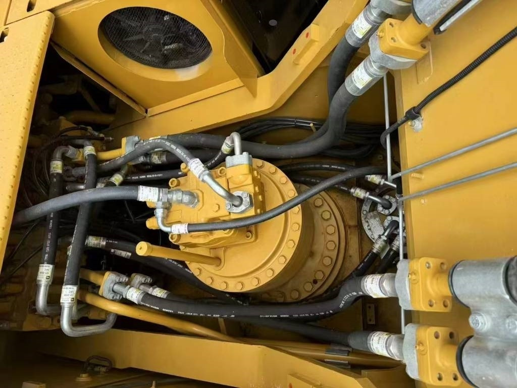 CAT 330 - Ekskavator me zinxhirë: foto 2 CAT 330 - Ekskavator me zinxhirë: foto 2