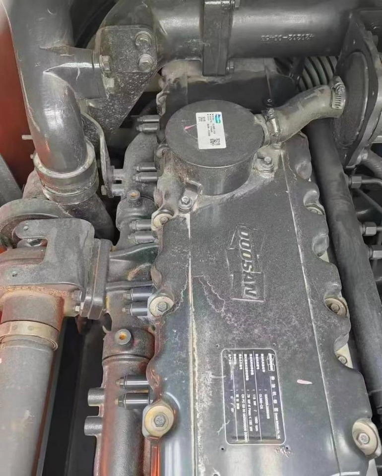 Doosan DX 220 - Ekskavator me zinxhirë: foto 2 Doosan DX 220 - Ekskavator me zinxhirë: foto 2