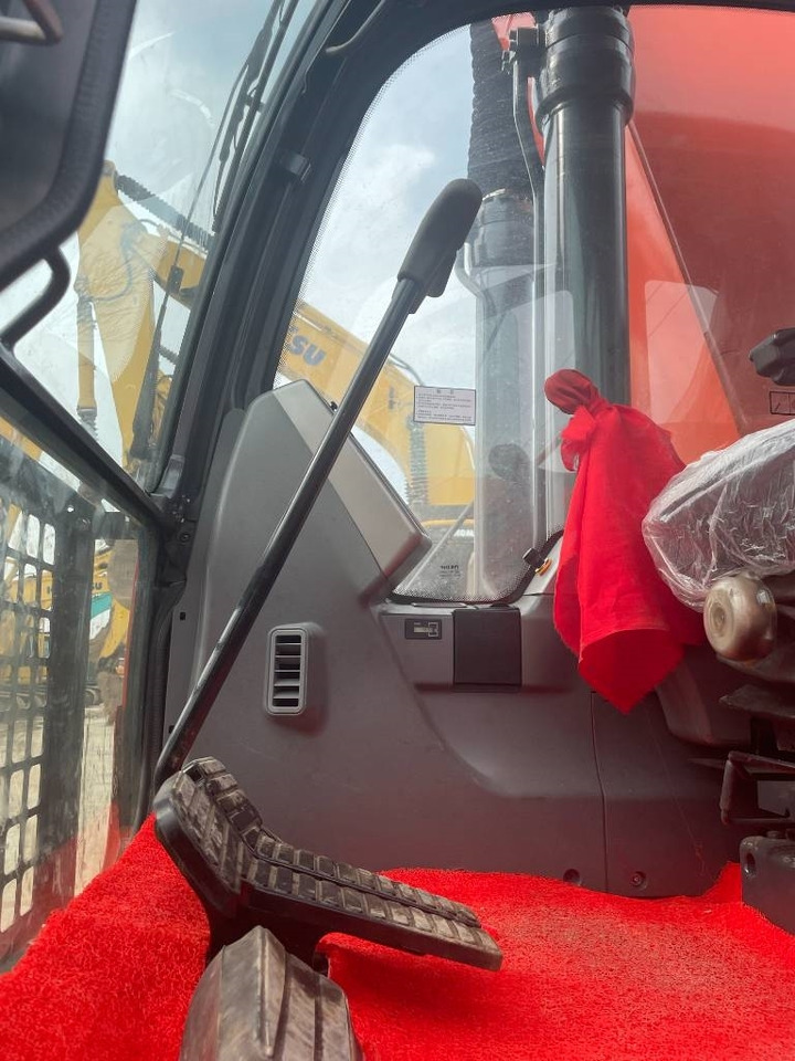 Doosan DX 225 - Ekskavator me zinxhirë: foto 4 Doosan DX 225 - Ekskavator me zinxhirë: foto 4