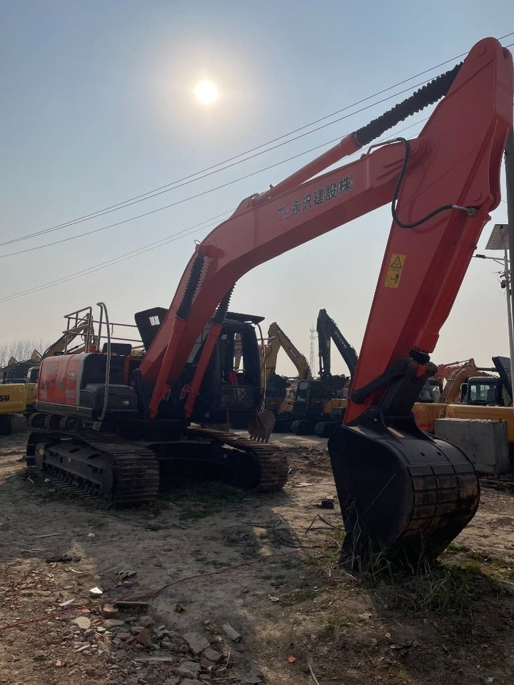 Hitachi ZX 240  - Ekskavator me zinxhirë: foto 3 Hitachi ZX 240  - Ekskavator me zinxhirë: foto 3