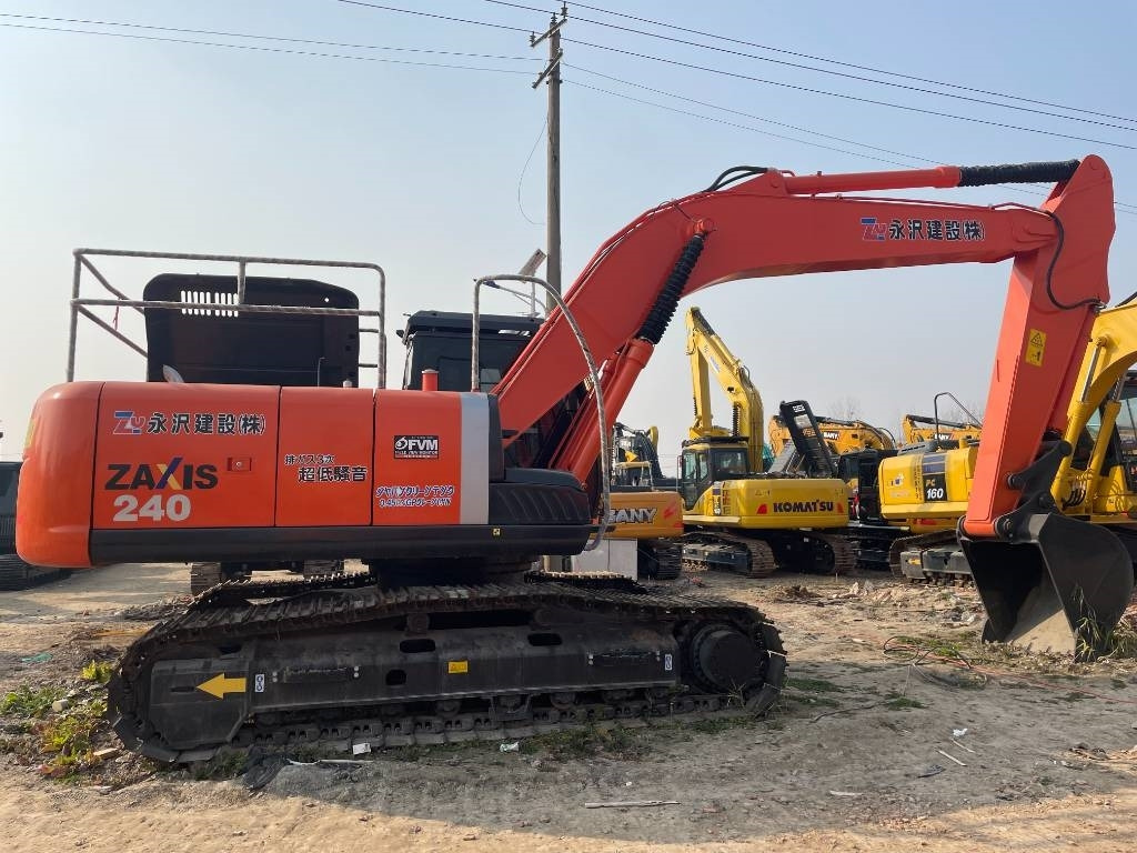 Hitachi ZX 240  - Ekskavator me zinxhirë: foto 2 Hitachi ZX 240  - Ekskavator me zinxhirë: foto 2