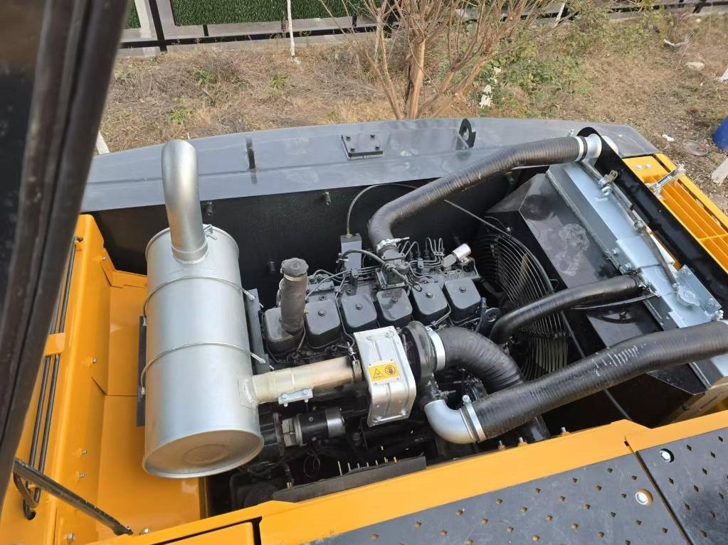 Hyundai 220 - Ekskavator me zinxhirë: foto 4 Hyundai 220 - Ekskavator me zinxhirë: foto 4