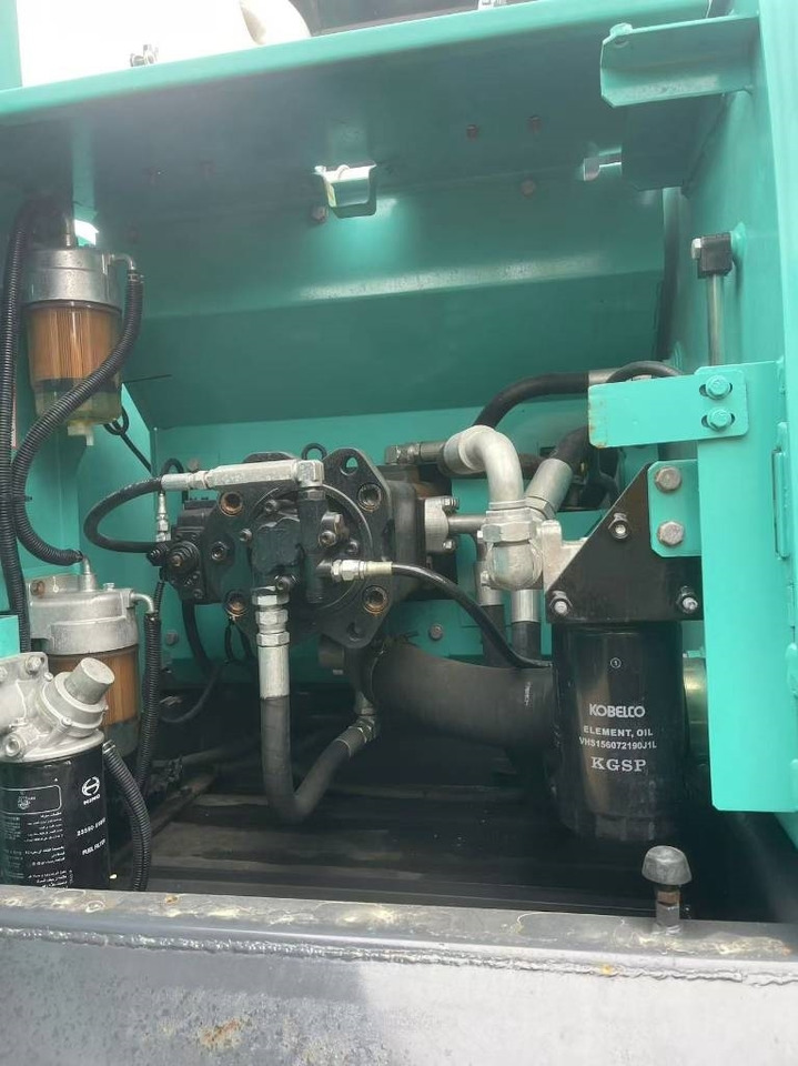 Kobelco SK 200 - Ekskavator me zinxhirë: foto 2 Kobelco SK 200 - Ekskavator me zinxhirë: foto 2