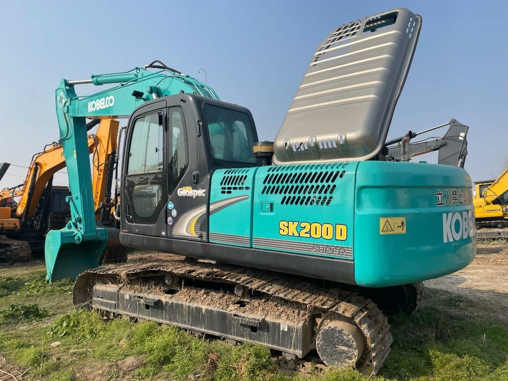 Kobelco SK 200 - Ekskavator me zinxhirë: foto 5 Kobelco SK 200 - Ekskavator me zinxhirë: foto 5