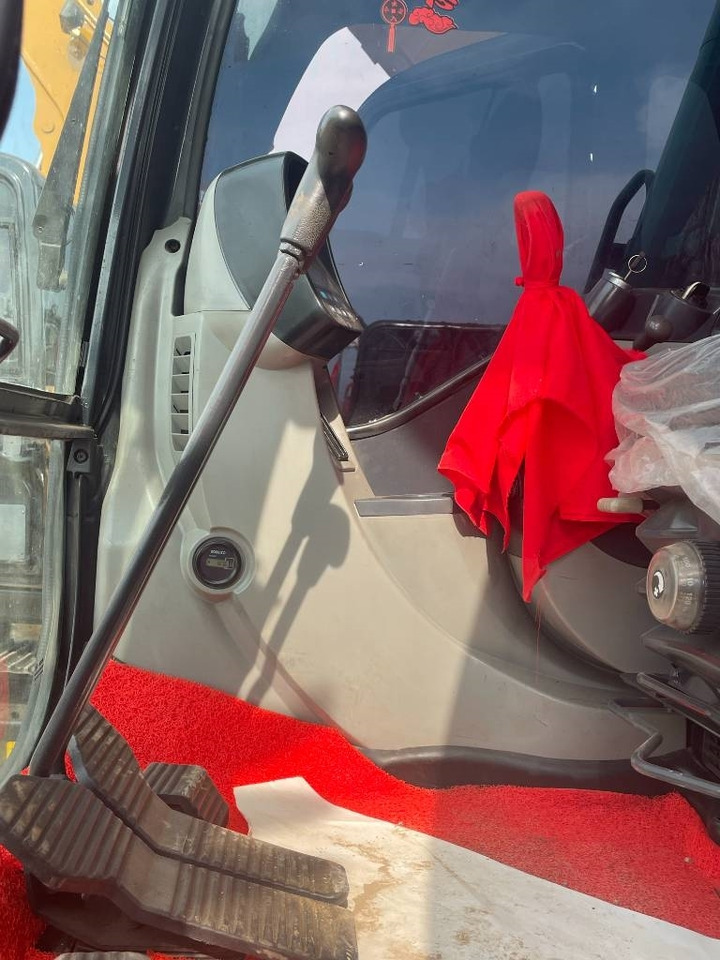 Kobelco SK 75 - Ekskavator me zinxhirë: foto 4 Kobelco SK 75 - Ekskavator me zinxhirë: foto 4