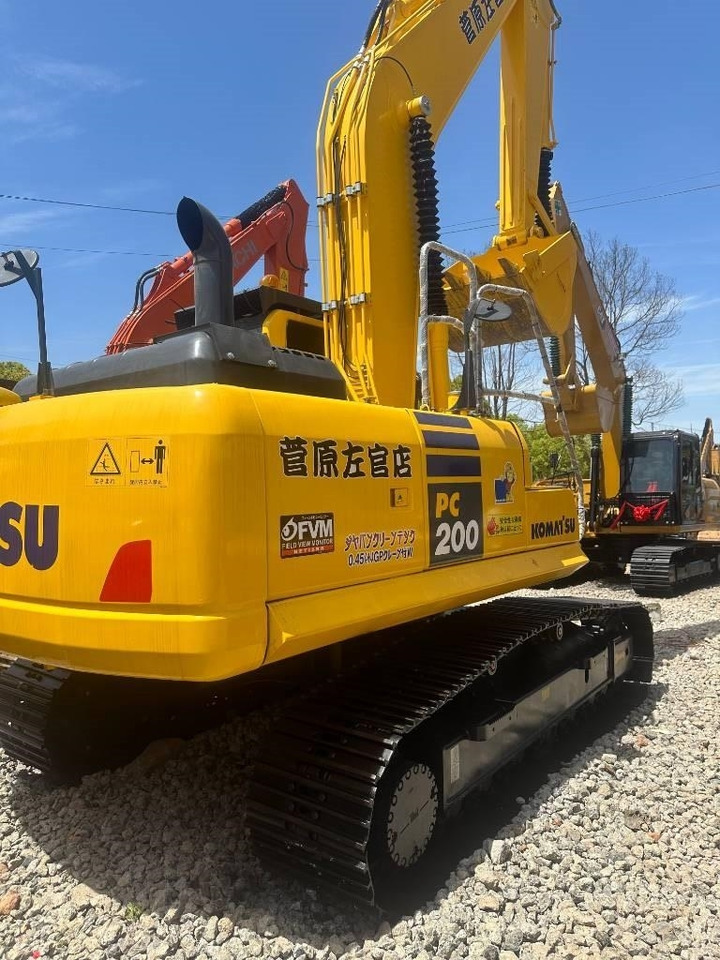 Komatsu PC 200-8 - Ekskavator me zinxhirë: foto 2 Komatsu PC 200-8 - Ekskavator me zinxhirë: foto 2