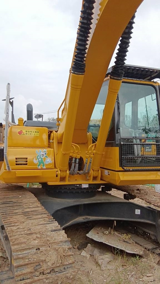 Komatsu PC 220-7 - Ekskavator me zinxhirë: foto 2 Komatsu PC 220-7 - Ekskavator me zinxhirë: foto 2