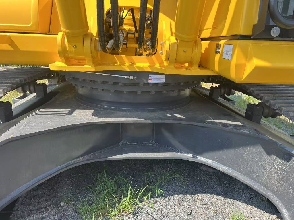 Komatsu PC 300  - Ekskavator me zinxhirë: foto 5 Komatsu PC 300  - Ekskavator me zinxhirë: foto 5