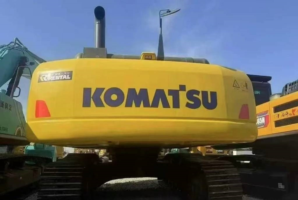Komatsu PC 350-8 - Ekskavator me zinxhirë: foto 2 Komatsu PC 350-8 - Ekskavator me zinxhirë: foto 2