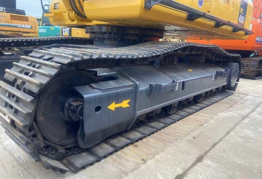 Komatsu PC 400  - Ekskavator me zinxhirë: foto 3 Komatsu PC 400  - Ekskavator me zinxhirë: foto 3