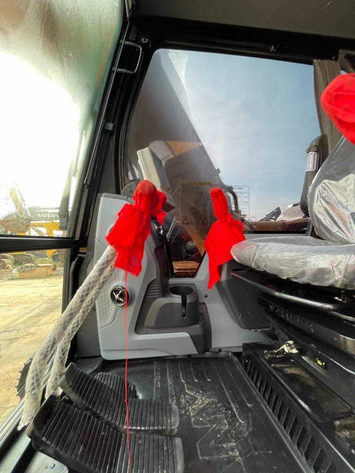 Sany SY 135 - Ekskavator me zinxhirë: foto 4 Sany SY 135 - Ekskavator me zinxhirë: foto 4