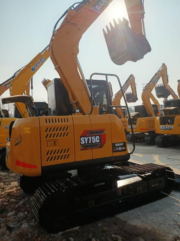 Sany SY 75 - Ekskavator me zinxhirë: foto 4 Sany SY 75 - Ekskavator me zinxhirë: foto 4