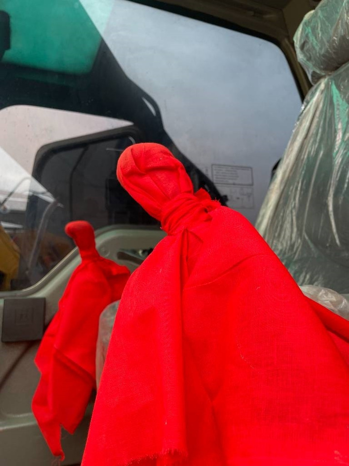 Volvo EC 240 - Ekskavator me zinxhirë: foto 3 Volvo EC 240 - Ekskavator me zinxhirë: foto 3