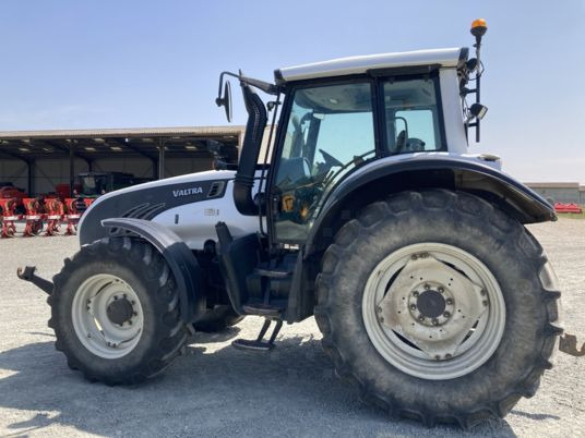 Valtra T 152 - Traktor: foto 3 Valtra T 152 - Traktor: foto 3