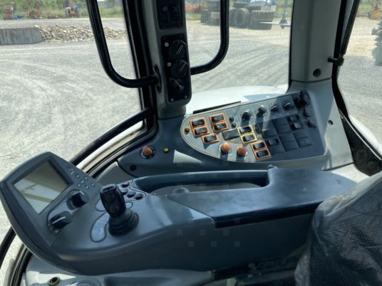 Valtra T 152 - Traktor: foto 2 Valtra T 152 - Traktor: foto 2