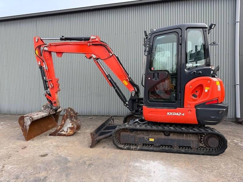 Kubota KX 042-4 - Miniekskavator: foto 1 Kubota KX 042-4 - Miniekskavator: foto 1