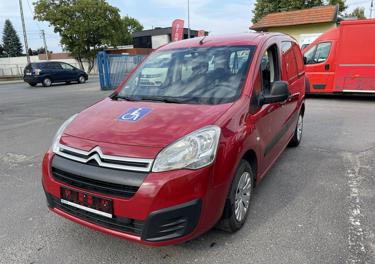 Citroen Berlingo II Berlingo 1.6 do przewozu Niepełnosprawnych inwalida rampa 2018 - Veturë: foto 5 Citroen Berlingo II Berlingo 1.6 do przewozu Niepełnosprawnych inwalida rampa 2018 - Veturë: foto 5