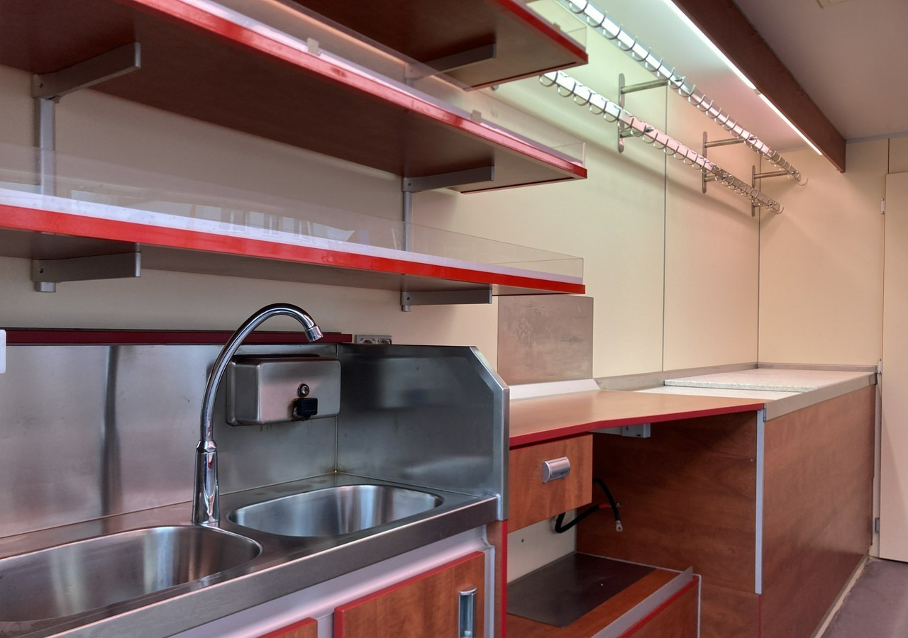 Fiat Ducato Autosklep wędlin Gastronomiczny Food Truck Foodtruck 136tkm Borco 20 - Kamion shpërndarës: foto 4 Fiat Ducato Autosklep wędlin Gastronomiczny Food Truck Foodtruck 136tkm Borco 20 - Kamion shpërndarës: foto 4