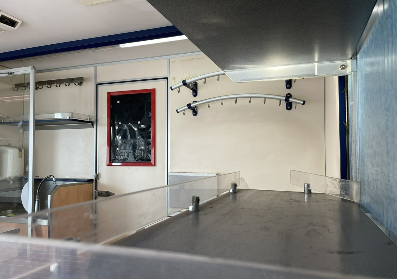 Fiat Ducato Autosklep wędlin Gastronomiczny food truck foodtruck sklep 2006 - Kamion shpërndarës: foto 4 Fiat Ducato Autosklep wędlin Gastronomiczny food truck foodtruck sklep 2006 - Kamion shpërndarës: foto 4