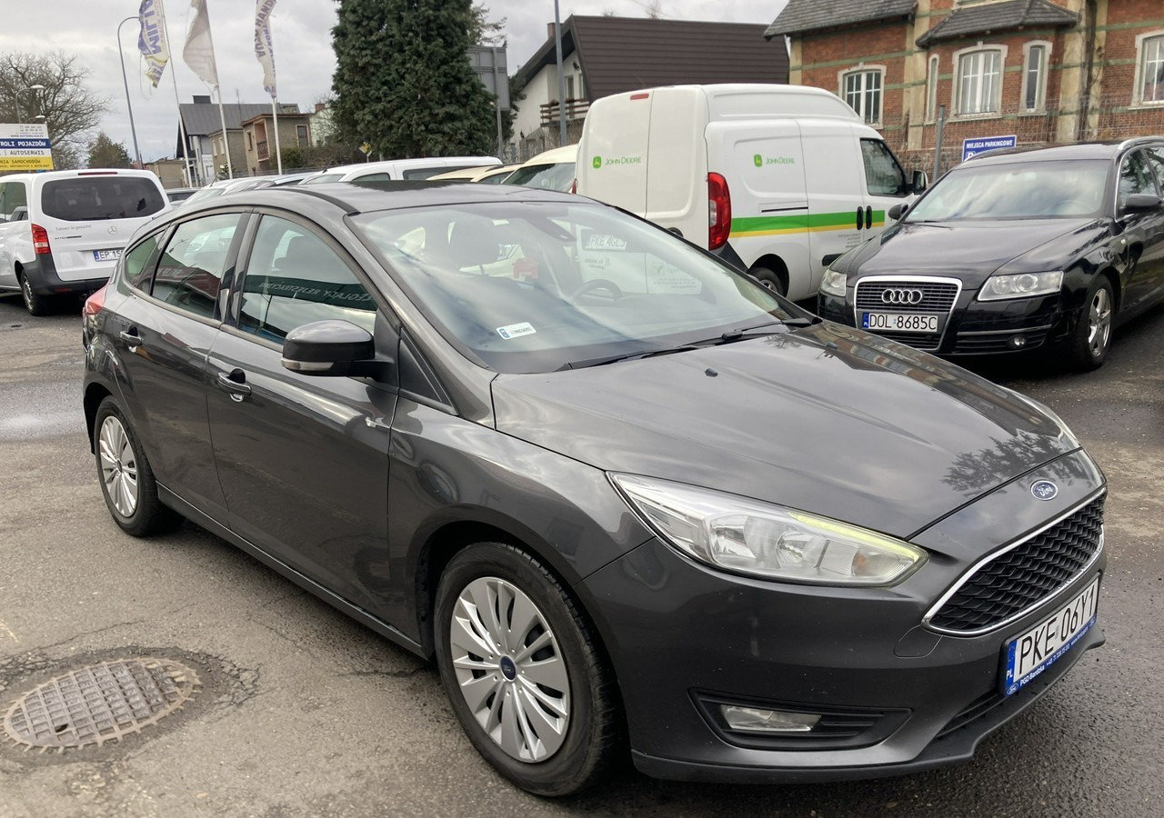 Ford Focus III Focus 1.0 EcoBoost Klima Salon PL 2015 - Veturë: foto 5 Ford Focus III Focus 1.0 EcoBoost Klima Salon PL 2015 - Veturë: foto 5